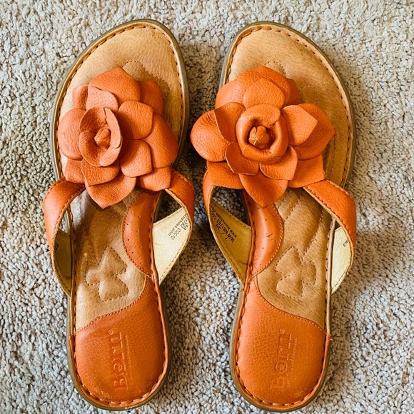 Fabulous Born Size 7 Thong/Mules Leather Uppers and Rubber Soles with Rosettes - Picture 3 of 4